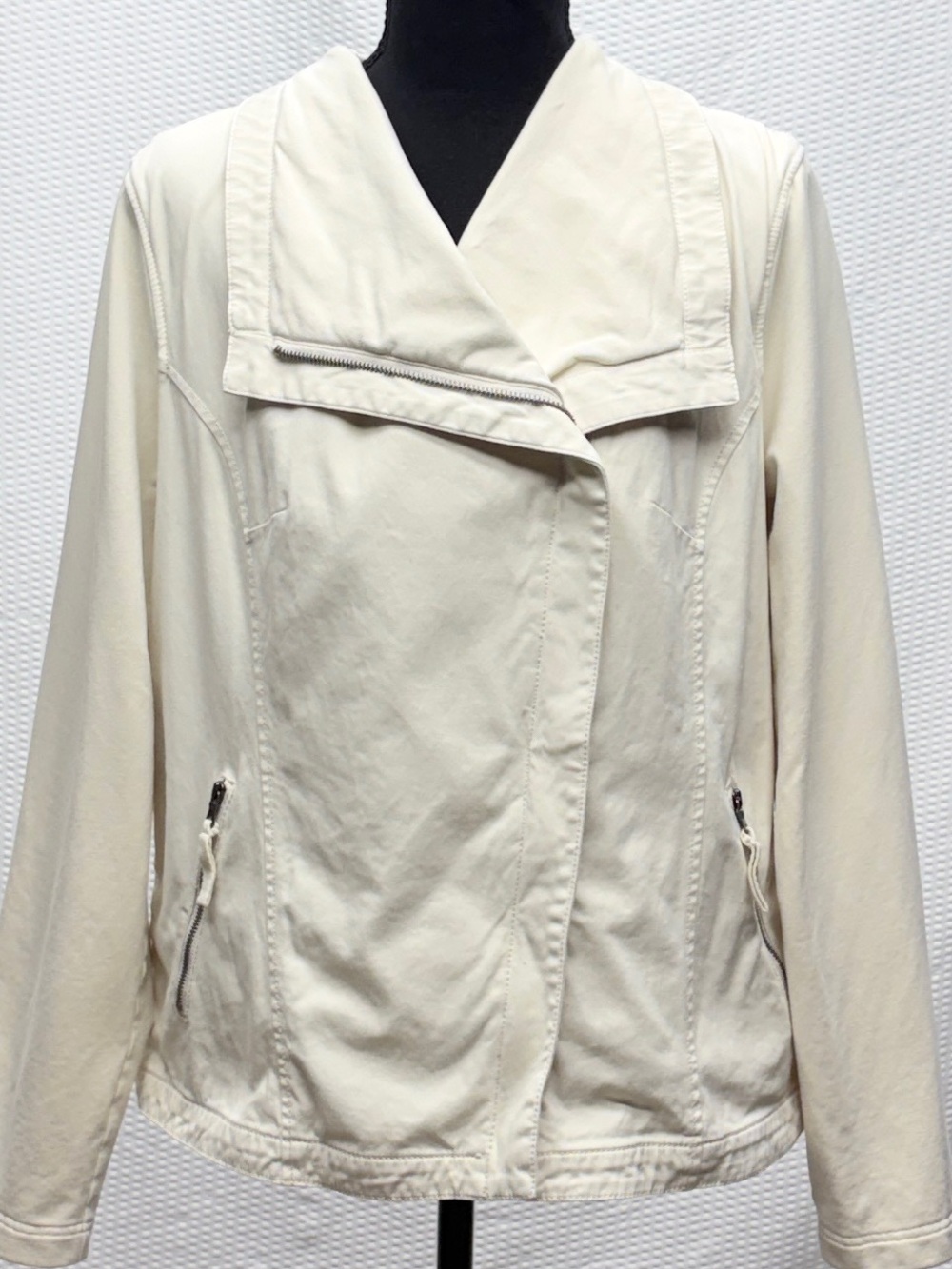 Chico’s Moto Jacket Women’s Size 2 (12/14) Cream Asymmetrical Zip Utility Jacket